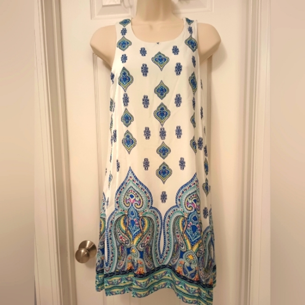 Entro Paisley Print Dress with keyhole back